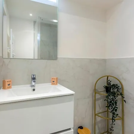 Charming Duplex Nest Newly Renovated Apartmán
