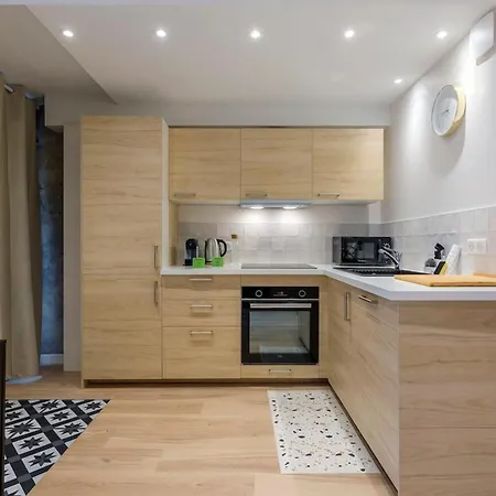Charming Duplex Nest Newly Renovated * Lyon