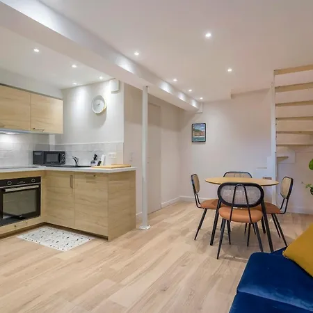 Charming Duplex Nest Newly Renovated شقة ليون